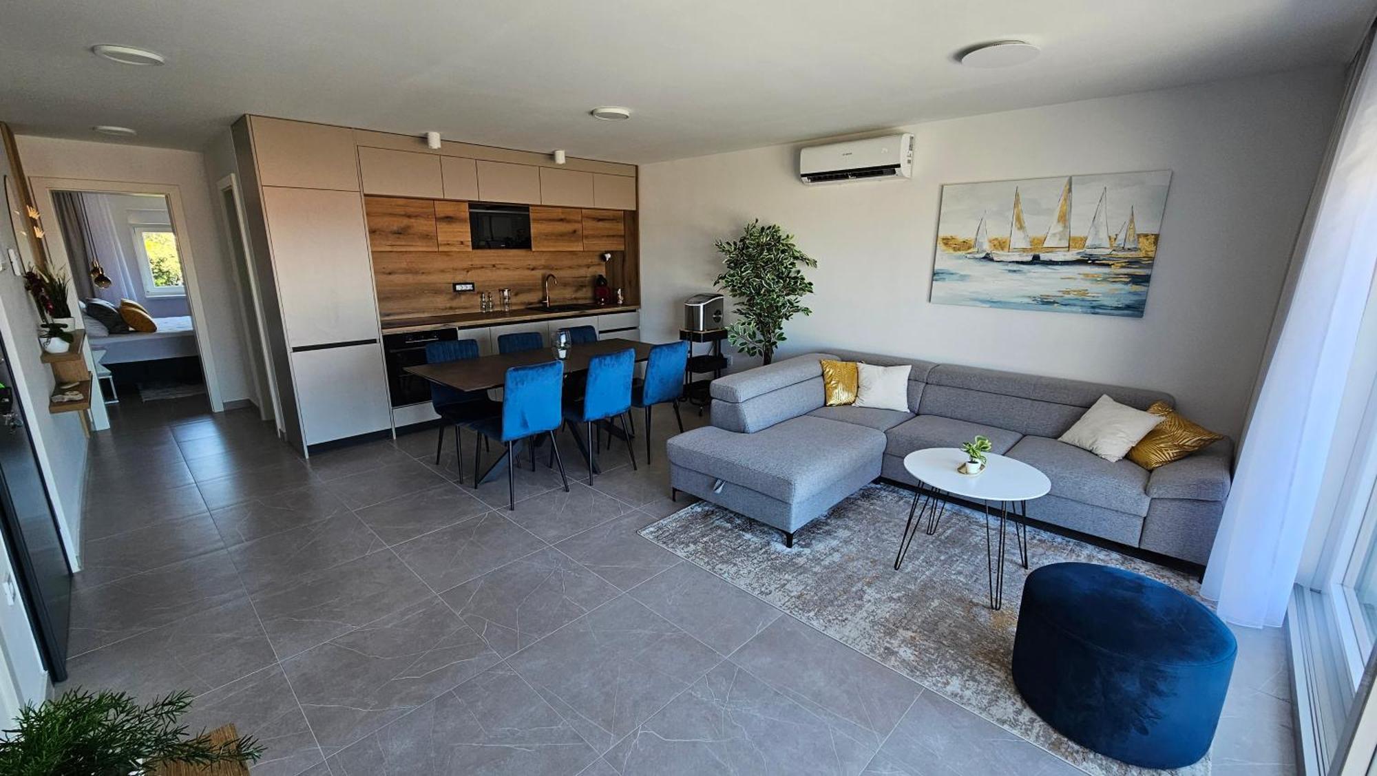Blue Moon Apartment, Now With Jacuzzi Appartement *