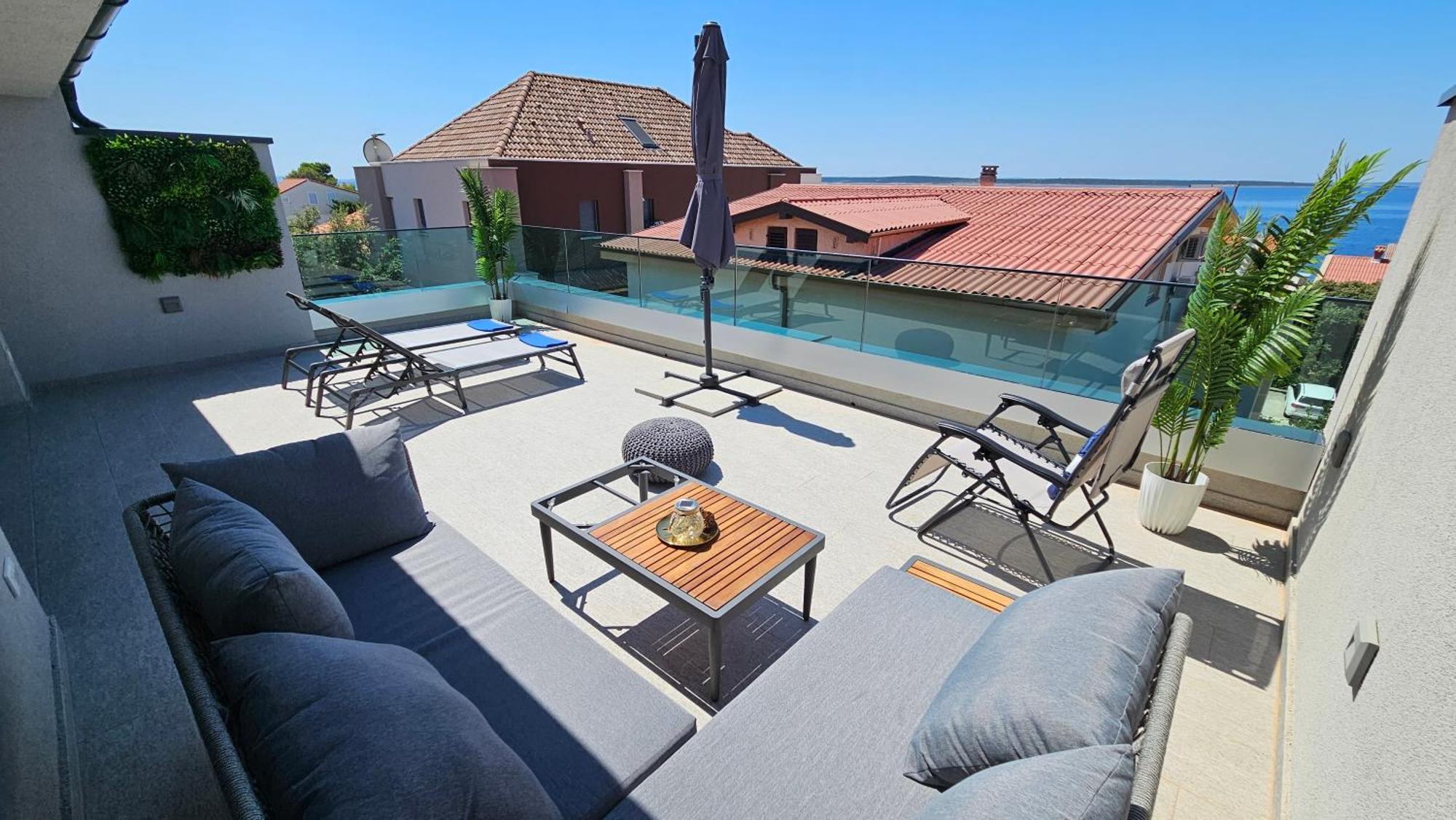 Blue Moon Apartment, Now With Jacuzzi * Mandre