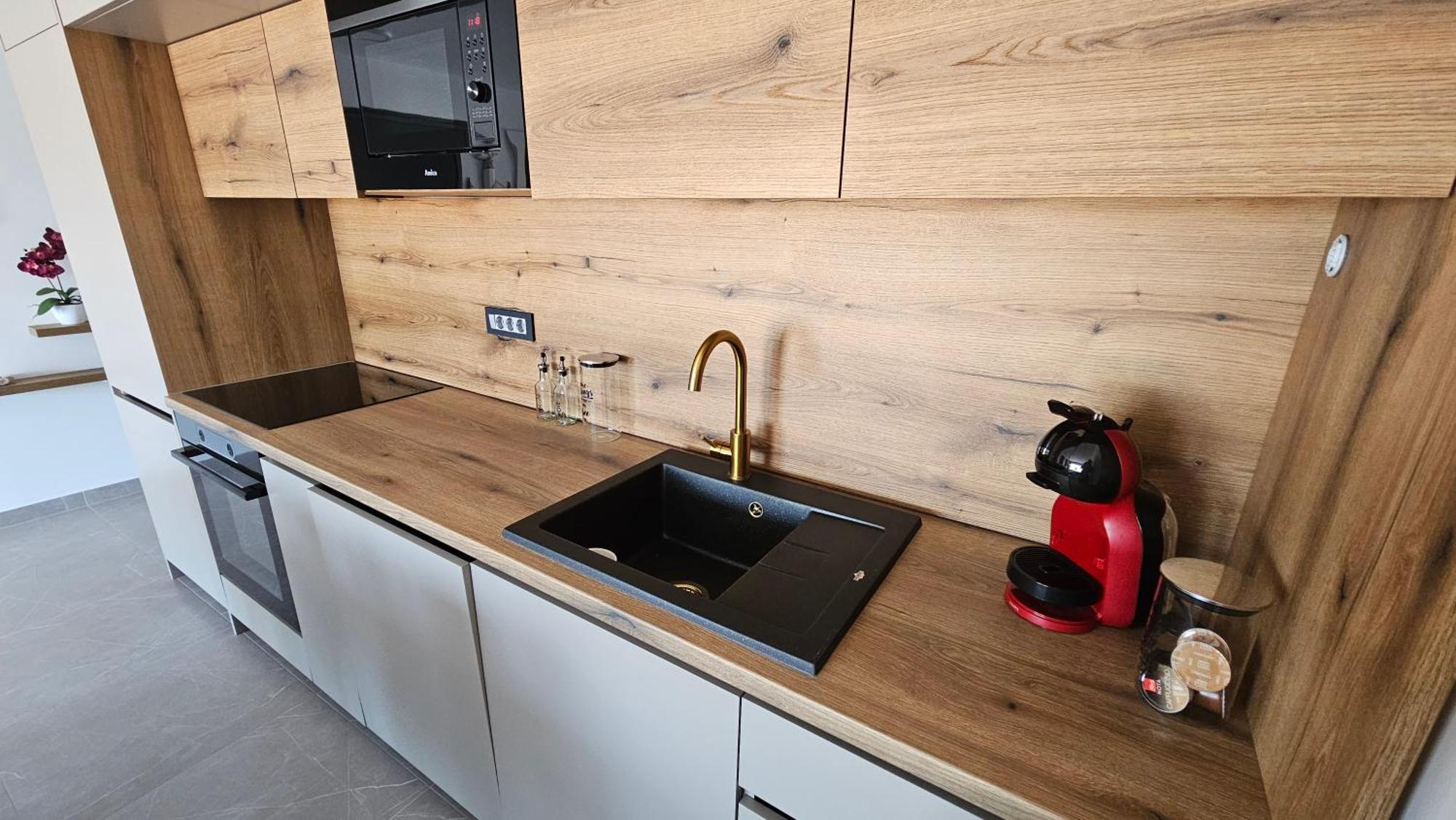 Blue Moon Apartment, Now With Jacuzzi Apartament *